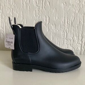 St. John’s Bay Black Ankle Rain Boots Size 7